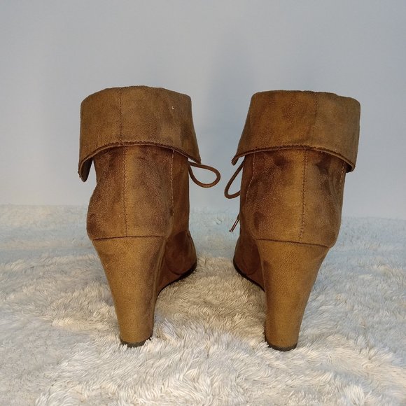 Fioni Wedge Booties - Picture 2 of 9